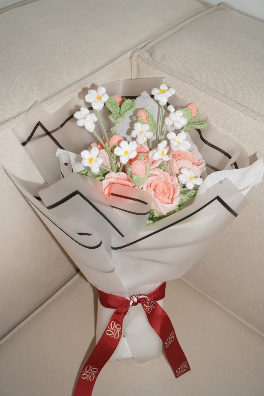 Ramo coreano en papel esmerilado con rosas rosadas en crochet – Olga's Gallery