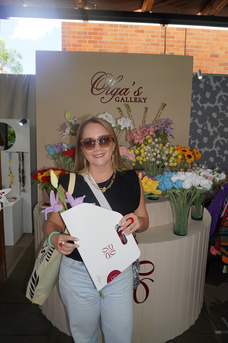 Clienta feliz con sus olgas tejidas en crochet de Olga's Gallery