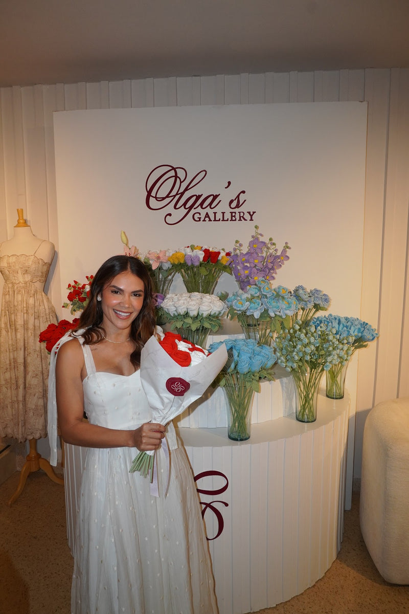 Clienta feliz con sus olgas tejidas en crochet de Olga's Gallery