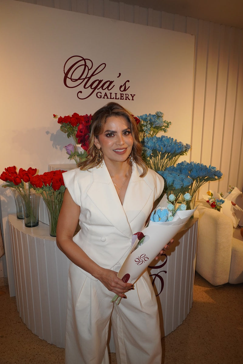 Clienta feliz con sus olgas tejidas en crochet de Olga's Gallery